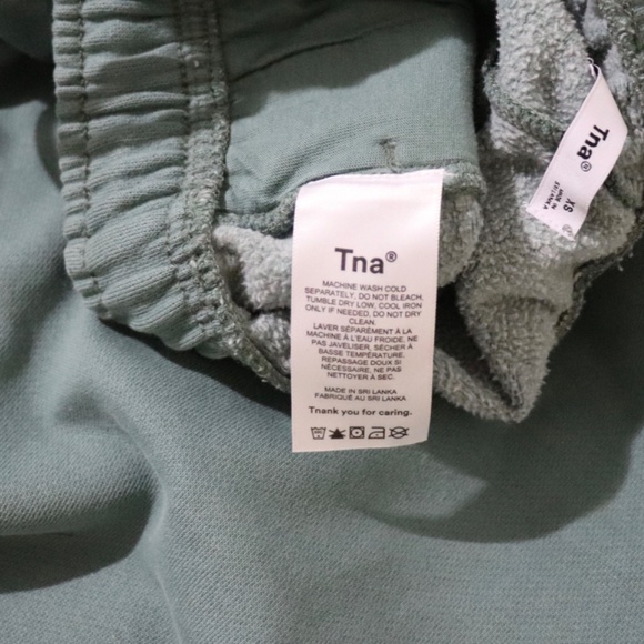 Aritzia TNA Pants - Picture 3 of 4